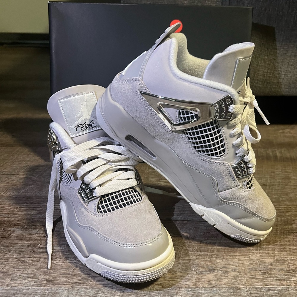 Women’s Air Jordan 4 Retro ‘Frozen Moments’